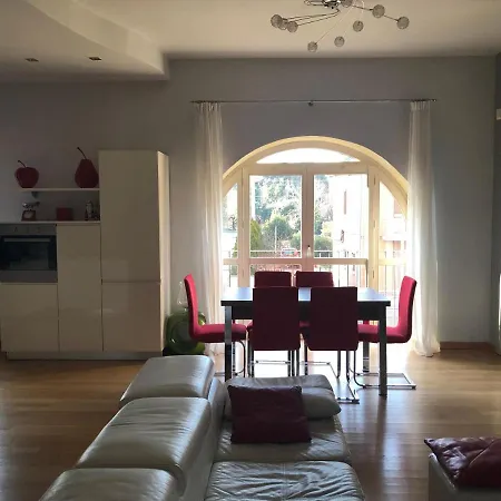 Apartment Il Castello - In Zona Residenziale Modena