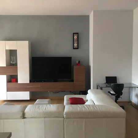 Il Castello - In Zona Residenziale Modena