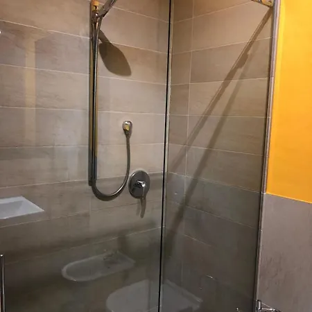 Il Castello - In Zona Residenziale Modena