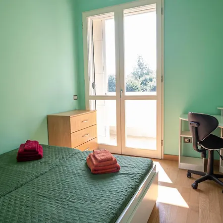 Il Castello - In Zona Residenziale モデナ
