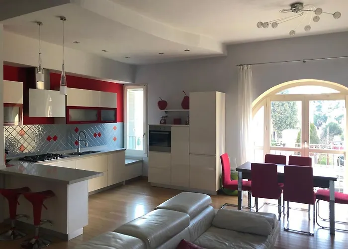 Il Castello - In Zona Residenziale 公寓